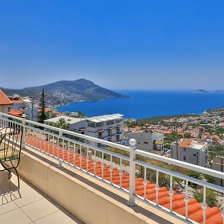 Buse Kalkan * Каш