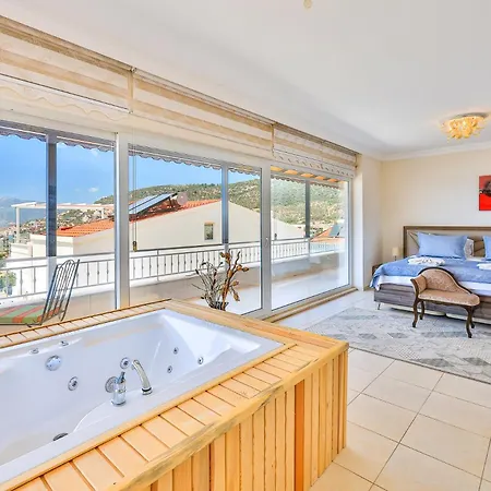 Buse Kalkan * Каш