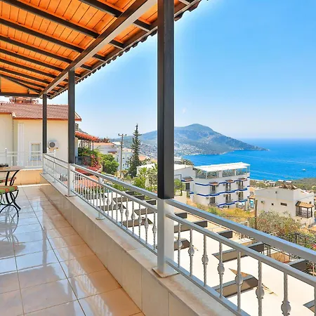 Buse Kalkan Kaş